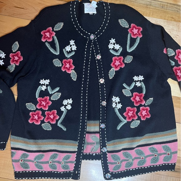 Susan Bristol Sweaters - 90s  Susan Bristol Black Sweater with Pink Floral Design